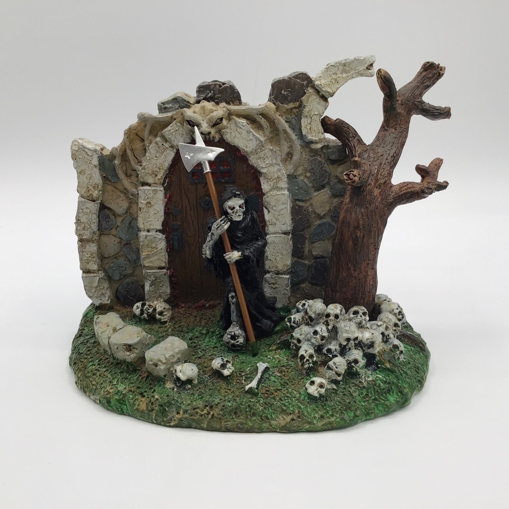 LEMAX Spooky Town The Gate Keeper Grim Reaper Skull 93718 Table Decor Halloween